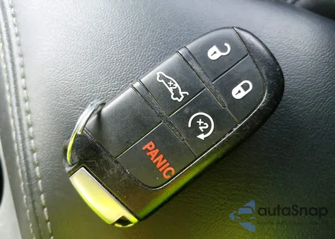 2022 Dodge Challenger R/T z USA, uszkodzony, nr VIN 2C3CDZBT8NH233824